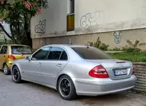 Rückansicht: Mercedes-Benz E-Klasse W211 in Oktober 2020