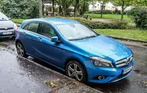 Mercedes-Benz A-Klasse Mk3 in blau, gesehen in 10.2020.
