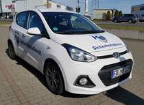 =Hyundai i10 (II. Generation) vom Sicherheitsdienst MB steht im April 2021 in Petersberg