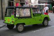 Heckansicht eines Citroen Mehari am 16.08.2004 in S�dfrankreich. Das Fahrzeug war fast ausschlie�lich aus sehr vielen Neuteilen (unter anderem Verdeck und Karosserie) frisch zusammengebaut und entsprach somit dem Neuzustand, was absolut erw�hnenswert ist, denn die meisten dieser Fahrzeug wurden ziemlich runtergewirtschaftet. In Deutschland wurden diese Fahrzeuge wegen Brandgefahr (Kunststoffkarosserie)nicht zugelassen.