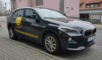 =BMW X2 von  marcos fahrschule  steht im April 2021 in Hünfeld