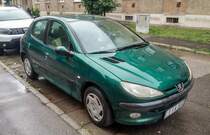 Grüner Peugeot 206 ( Vert Intensive  vermutlich) in Oktober 2020.