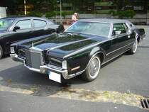 Lincoln Continental Mark III Coupe des Jahrganges 1969. Der V8-Motor mit einem Hubraum von 460 cui (7538 cm³) leistet 385 PS. Oldtimertreffen an Mo´s Bikertreff in Krefeld am 27.06.2021.