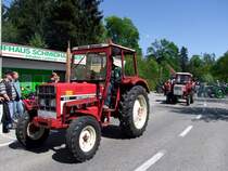International Harvester Company (IHC)Typ633 ist einer von 31.364 St�ck, welche im Zeitraum von 1975 bis 1989 erzeugt wurden, und nimmt an der Oldtimerrundfahrt in St.Martin/Innkreis teil; 090419