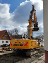 =Liebherr 946 von FEICKERT-Bau, eingesetzt auf einer Baustelle in Langenleiten im April 2021