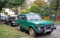 Lada Niva in der Frabe  Afalina Turquoise , fotografiert in Oktober, 2020.