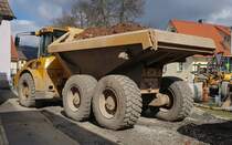 =Hydrema 922 von FEICKERT-Bau beim Abtransport von Baggeraushub auf einer Baustelle in Langenleiten im April 2021