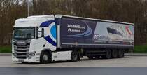 =Scania-Sattelzug von TRANSLOG/Albanien rastet im April 2021 auf dem Rasthof Fulda-Nord