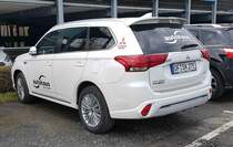 =Mitsubishi Outlander PHEV vom Autohaus KITTLER steht im April 2021 in Fulda