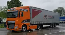 =DAF XF mit einem Auflieger der  braun-group  rastet im Mai 2021 an der A 5