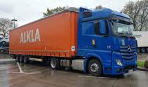 =MB Actros mit einem Auflieger von ALKLA rastet im Mai 2021 an der A 5