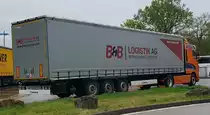 =DAF XF mit einem Auflieger der  braun-group  rastet im Mai 2021 an der A 5