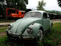 VW-Käfer, im Bereich des Bahnhofes Grünburg der Steyrtalbahn; 210717