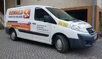 =Fiat Scudo der Firma OSWALD steht im Mai 2021 auf einer Baustelle in Petersberg