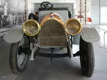 Dieser De Vecchi & C. D 15/20 HP-Lastkraftwagen war Anfang April 2015 im Luftfahrtmuseum Volandia in der Nähe des Flughafens Mailand-Malpensa zu sehen.