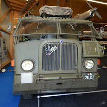 Ein Saurer M6 ist Teil der Ausstellung im Flieger-Flab-Museum Dübendorf. (September 2011)