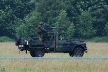 Ein leicht geschützter Mercedes-Benz 280 CDI der niederländischen Spezialkräfte war Mitte Juni 2013 in Volkel in Aktion zu sehen.