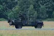 Ein leicht geschützter Mercedes-Benz 280 CDI der niederländischen Spezialkräfte war Mitte Juni 2013 in Volkel in Aktion zu sehen.