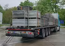 =MAN TGX-Sattelzug der Spedition WESSIG steht im Mai 2021 auf der Rastanlage Bruchsal