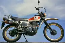 YAMAHA XT 500 (Baujahr 1980, 20 kW, 495 cm³) auf der Mole am Playa de las Teresitas (Teneriffa) im Juni 1996