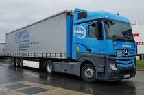 =MB Actros-Sattelzug von JERMAN-Logistika rastet im Mai 2021 an der A 5