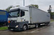 =MB Actros-Sattelzug von EGELMANN-Transporte steht auf einem Rastplatz an der A 5, Mai 2021