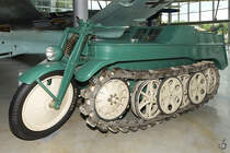 Ein Kettenkrad ist Teil der Ausstellung in der Flugwerft Schleißheim. (Juli 2017)