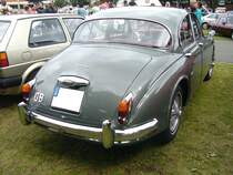 Heckansicht eines Jaguar MK II 3.4 Litre. Oldtimertreffen an der Dreieckswiese in Duisburg am 01.08.2021.
