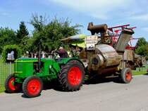 DEUTZ,Luftgekühlt; zieht einen Claas-Mähdrescher aus dem Jahre 1952; 140810