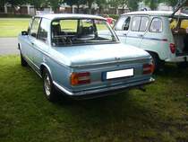 Heckansicht eines BMW 1802. Oldtimertreffen an der Dreieckswiese in Duisburg am 01.08.2021.