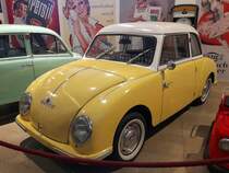 Maico MC 500. Von Juni 1956 bis Oktober 1958 wurden in den Maico-Werken in Pfäffingen (Landkreis Tübingen) genau 6301 Fahrzeuge dieses Typs produziert. Der viersitzige Wagen galt als solide verarbeitet und hatte ein ordentliches Fahrwerk. Allerdings galten die Bremsen als schwach und das Innengeräusch war sehr laut. Der Preis der zweitürigen Limousine betrug während der gesamten Produktionszeit DM 3665,00. Der wassergekühlte Zweizylinderreihenzweitaktmotor aus dem Hause Heinkel hat einen Hubraum von 452 cm³ und leistet 18 PS. Die Höchstgeschwindigkeit betrug 92 km/h. Zylinderhaus Bernkastel-Kues am 15.10.2019.