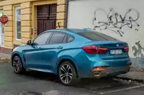 BMW X6 fotografiert in Oktober 2020 von Hinten.