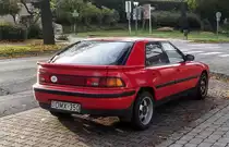 Solche Mazda 323 F Autos sind auf heutzutage leider ganz selten geworden. Diesen Exemplar habe ich in Oktober 2020 aufgenommen.