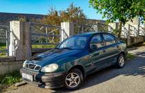 Ein Daewoo Lanos mit originalen Daewoo-Felgen! Foto: 05.05.2020.