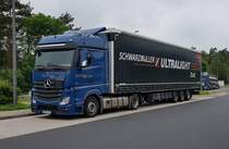 =MB Actros der Spedition STANDECHER rastet im Juni 2021 an der A 7