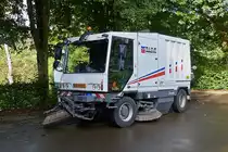 Straßenkehrmaschine Dulevo, aufgenommen bei einem kurzen Halt. 08.2021