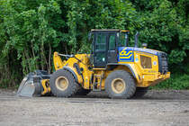 Radlader von CATERPILLAR bei Gleisbauarbeiten auf dem Bahnhof Sassnitz im Einsatz. - 20.08.2021