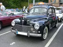 Peugeot 203 Limousine. Das Modell 203 war die erste Neuentwicklung der Marke aus Sochaux nach WW2. Er wurde von 1949 bis 1960 produziert. Der Vierzylinderreihenmotor hat einen Hubraum von 1.290 cm³ und leistet 42 PS. Lediglich die Lieferwagenmodelle U4 leisteten durch die Bestückung mit einem Zenith 32IM Vergaser 45 PS. Es wurden fast 686.000 Einheiten produziert. Start zum 8. Saarner Oldtimer Cup am 22.08.2021.