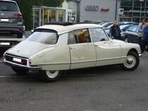 Profilansicht eines Citroen ID 20 D Super. Start zum 8. Saarner Oldtimer Cup am 22.08.2021.