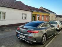 Rückansicht: Mercedes-Benz E-Klasse Coupé W213 in November 2020.