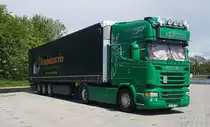 =Scania R 450-Sattelzug von SPERZEL rastet im Juni 2021 auf der Rastanlage Fulda-Nord