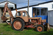 Dieser Traktorbagger EO-2621A auf Basis des sowjetischen JuMZ-6 war im August 2021 im DDR-Museum Dargen ausgestellt.