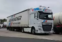 =DAF XF der Spedition KRUMBACHER steht im Juni 202 an der A 5