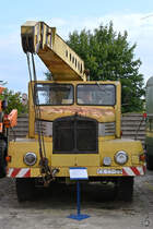 Ein Autodrehkran ADK 63 Panther war im August 2021 im DDR-Museum Dargen zu sehen.