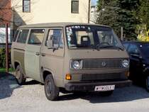 VW-T3 wohl ein EX Bundesheerfahrzeug ist zum Bundesligaspiel Ried�Austria in die Bezirkstadt Ried i.I. angereist;090411