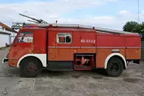 Ein in Polen gebautes Tanklöschfahrzeug TLF 8/20 (Jelcz 003/Star 25) ist Teil der Ausstellung im DDR-Museum Dargen. (August 2021)