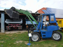 Diese Fortschritt HT-140 Stallarbeitsmaschine war Mitte August 2021 im DDR-Museum Dargen zu sehen.