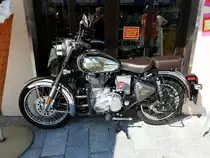 ROYAL-ENFIELD mit einigen Hinweisen/Verboten, wobei Fotografieren wohl erlaubt ist; 210811