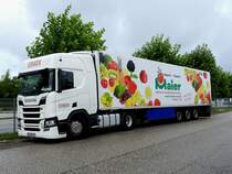 Scania R410, mit  fruchtigem  Auflieger; 210828