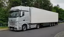 =MB Actros-Sattelzug rastet im Juni 2021 an der A 5